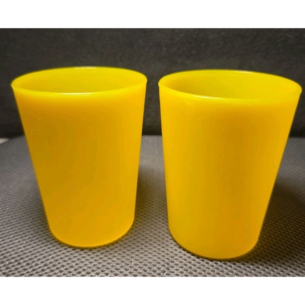 2 Yellow Tupperware Tumblers 4 In Tall
